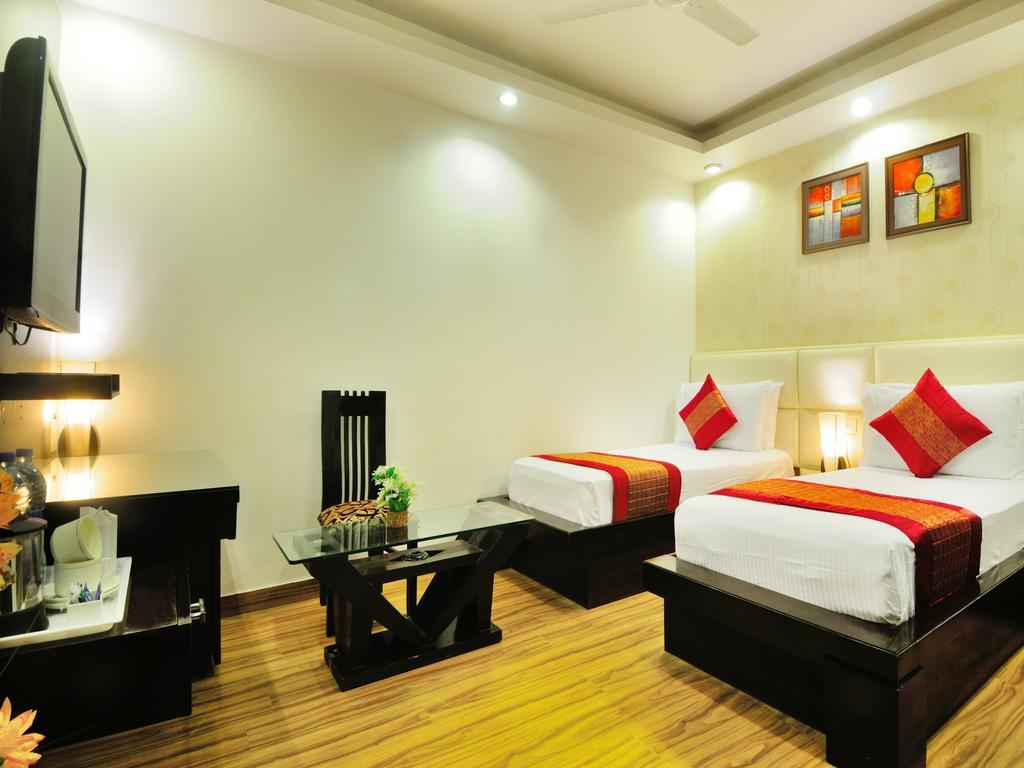 Hotel Elegance Neu-Delhi Exterior foto